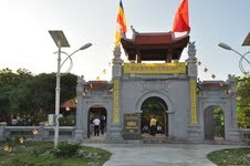 Buddhist monk stays on Truong Sa Islands  - ảnh 1